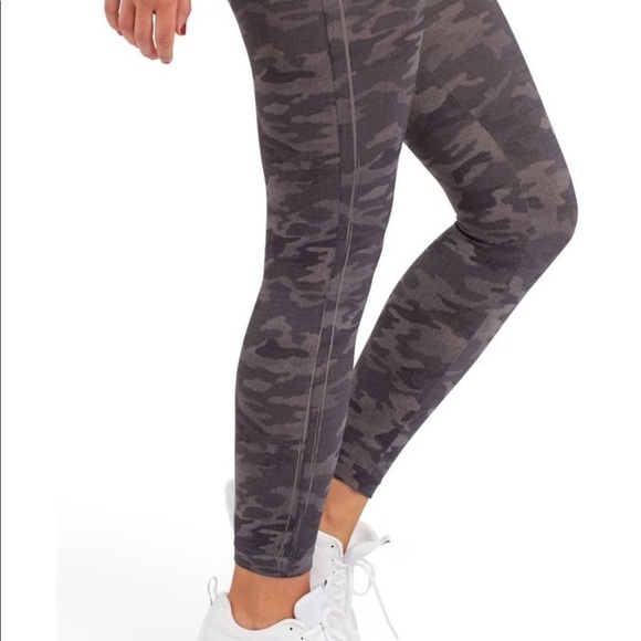 Spanx Look at me Now heather Camo Leggings-Small - Picture 5 of 9